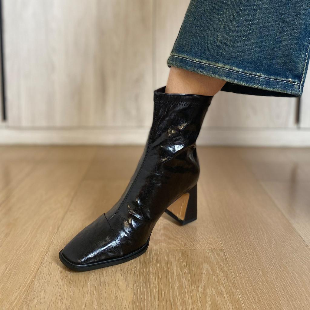 Whole Sheepskin~ Temperament Thin Boots High Heel 7CM Short Boots Women's Thick Heel 2025 New French Retro Square Head Black Boots