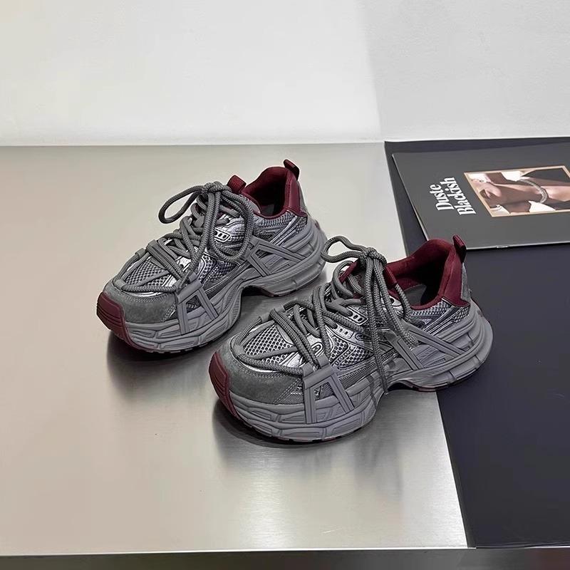 Autumn and winter retro dad shoes women's small feet, new thick-soled heightening versatile niche casual sports shoes tide