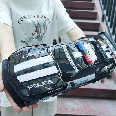 2024 Nuovo 1/12 RC Police Car 2.4GHz Super Fast Remote Control Cars Toy con luci Durevole Chase Drift Vehicle Giocattoli per Ragazzi Bambini Regalo per Bambini