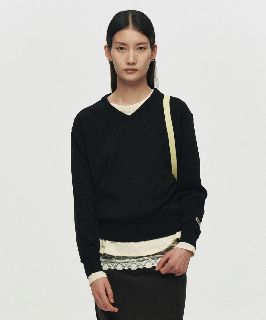 Hoite Niel Cotton V-Neck Knit (Black)