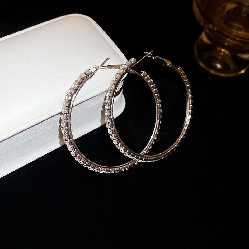 Крупные круглые серьги-кольца со стразами: Модные, Роскошные, Универсальные Аксессуары