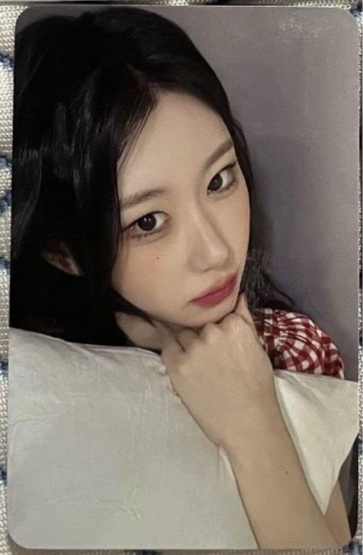 

[USED] ITZY Chaeryeong GWBG China Shanghai Makestar Limited Edition Trading Card