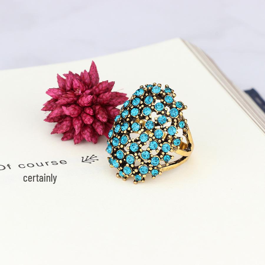 "Stylish European & American Black Diamond Four-Claw Statement Ring"