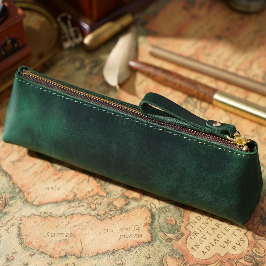 2026 Vintage Crazy Horse Leather Zipper Pencil Bag Handmade Cowhide Pen Cover Creative Fashion Stationery Pen Storage Bag
