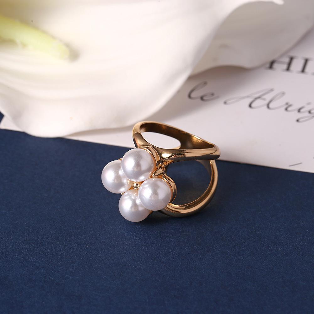 Korean Pearl Camellia Scarf and Shawl Buckle for Fashionable T-Shirts