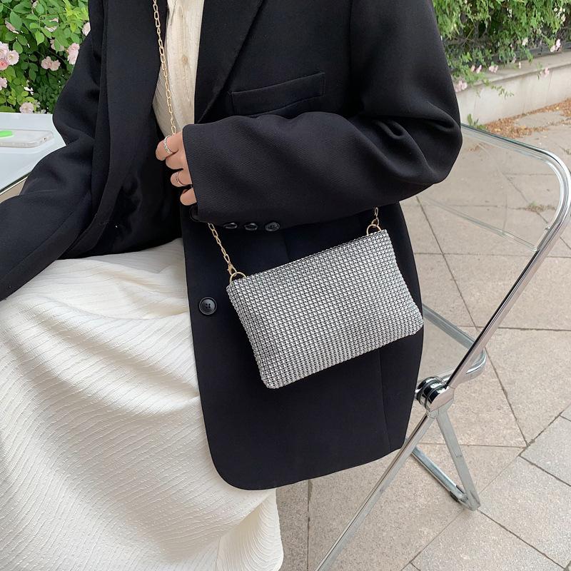Exquisite Strasskette Umhängetasche für Damen Sommer Chic Einfarbig Ein Schulter Handgelenk Geldbörse Mädchen Schlichte Münzbörse