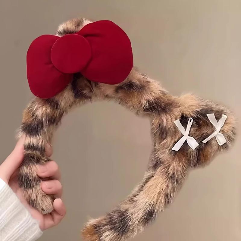 Sweet Winter and Autumn Leopard Print Plush Hairband for Cute Cats - Bow-shaped Hairnet for Face Washing - Anti-slip Hairpin