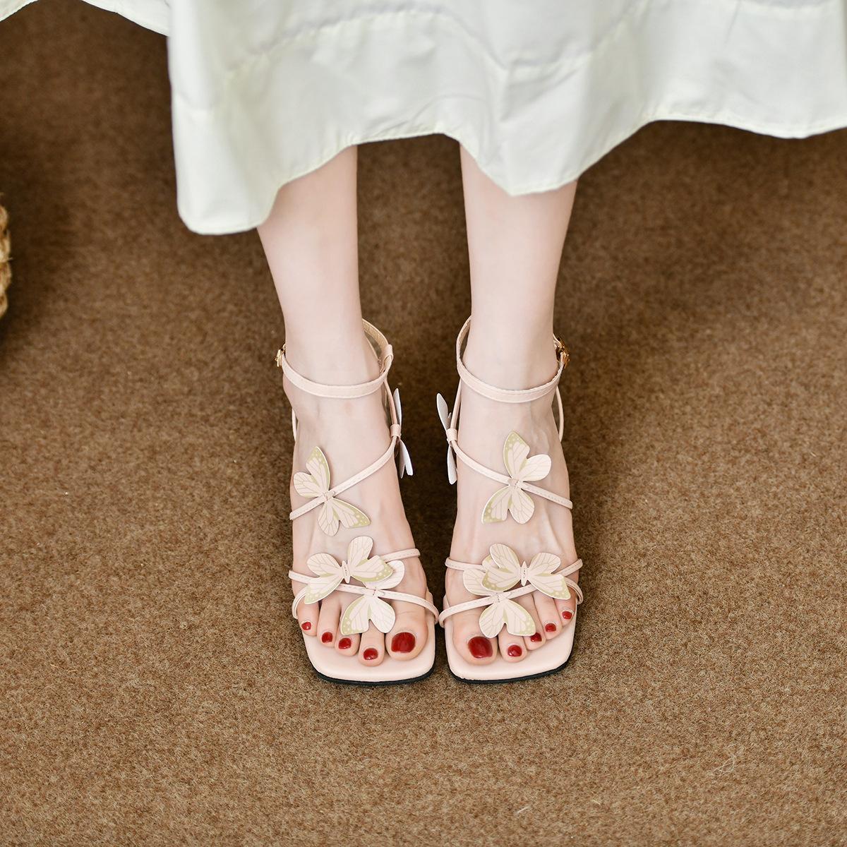 

Милые темпераментные босоножки с бантами, женские, 2025, новые красивые босоножки на высоком каблуке с квадратной головкой и пряжкой в виде одного слова, с юбкой 40