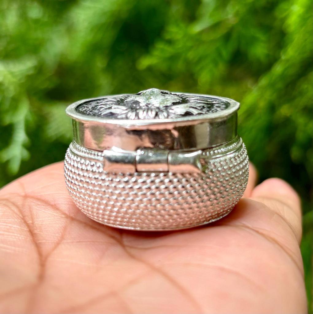 999 Silver Lion Design Trinket Box, Oxidized Hinged Casket Container