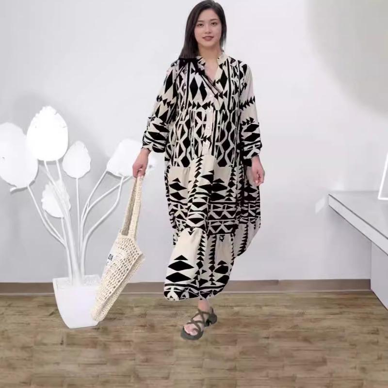 Plus-size V-neck Women's Printed Shirt Long Dress Bohemian Vacation Dress