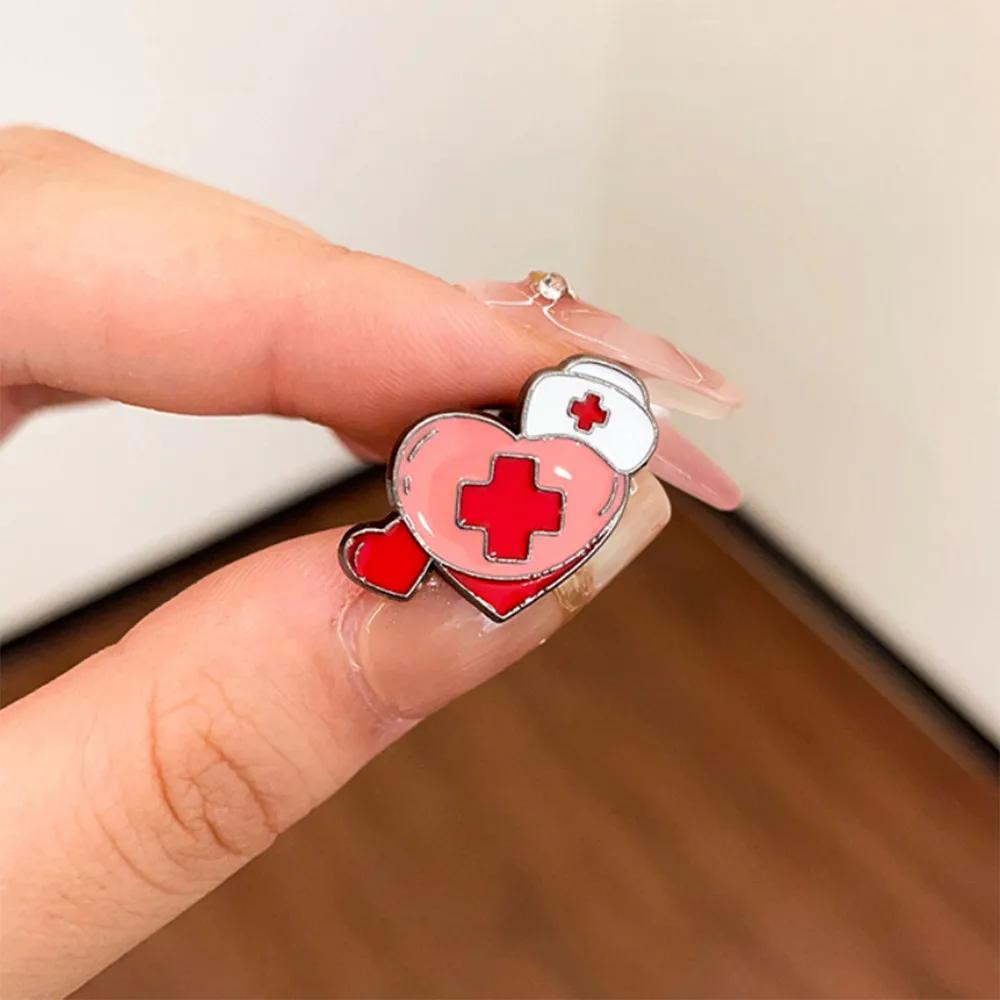 

Medical Brooch Metal Syringe Stethoscope First Aid Kit Ambulance Mask Nurse Uniform Badge Punk Pin Accessories Collection