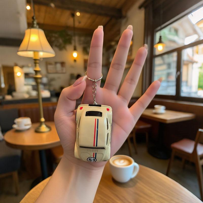 Cartoon Niedliches Taxi Legierungsauto Spielzeug Kreativer Schlüsselanhänger Schüler Rucksack Anhänger Paar Kleines Geschenk