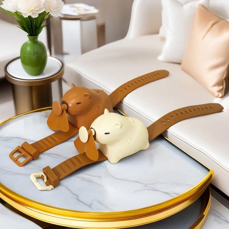 Tecknad Kapybara Klocka Fläkt för Barn 3 Hastigheter Armbandsfläkt Mjukt Band Bärbar Handhållen Kylning Gåva Födelsedagskalas Småpresenter