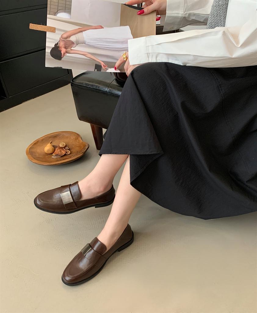 British style small leather shoes women's autumn 2025 new square head retro loafers flat-bottomed versatile women's single shoes