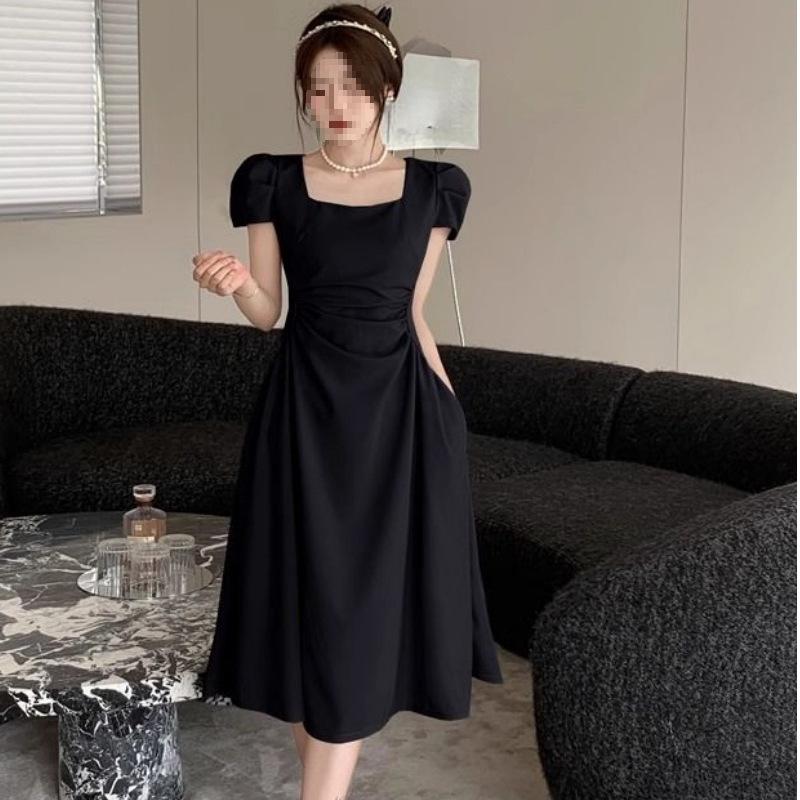 Elegant Korean-Style Pleated Summer Midi Dress with Square Neck and Waist-Cinched A-Line Skirt