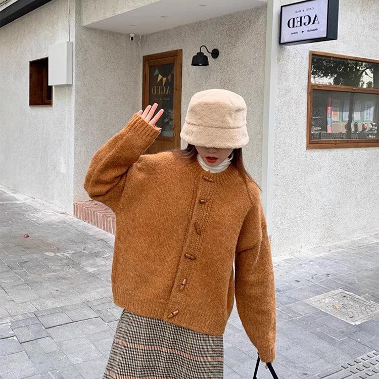 Retro Korean Lazy Style Knitted Cardigan: Autumn/Winter Toggle Button Sweater for Women