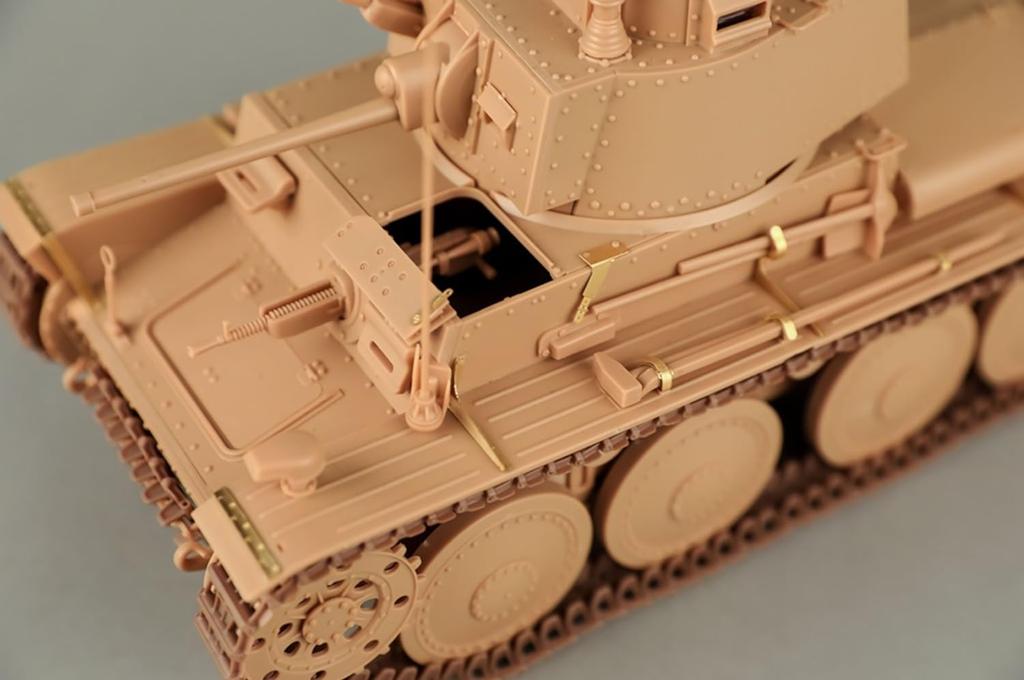 Hobby Boss Fighting Vehicle Series German Tank Type Plastic Model Kit 82603 1/16 38(t) E/F