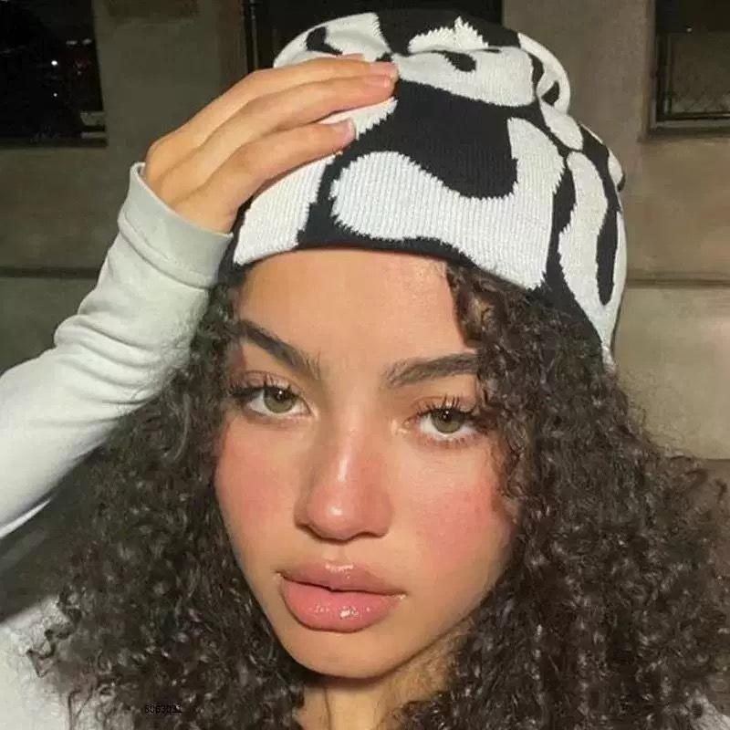 Cross-Border Wind Letter Jacquard Knitted Hat For Men And Women, Warm Contrasting Color, Hip-Hop Street Pullover Hat