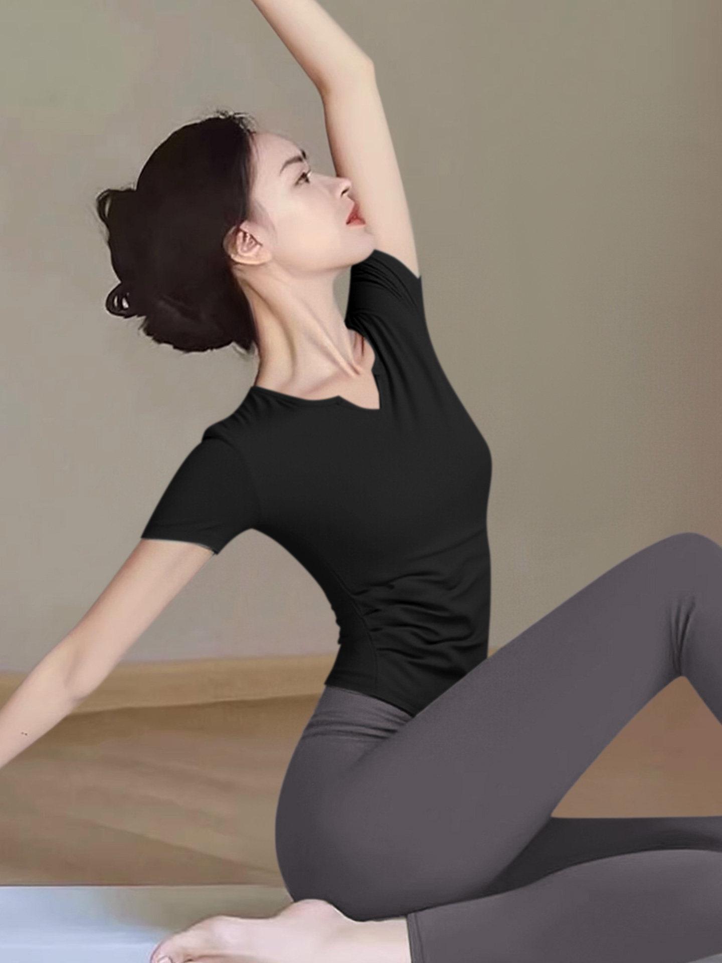 

Women s 2026 High-End Yoga & Pilates Training Set - Short Sleeve Black Fitness Top Medium