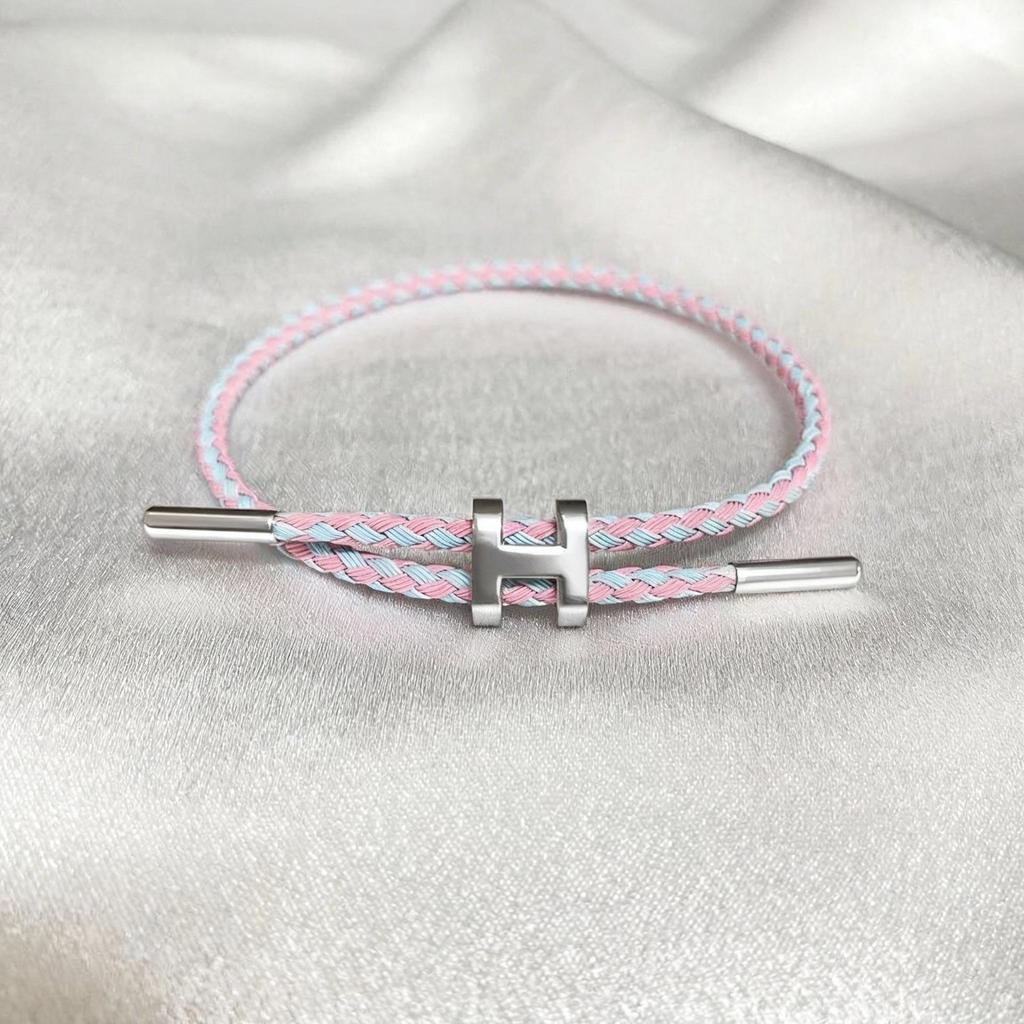 Brățară Reglabilă din Oțel Titan cu Cataramă în Formă de I Transfrontalieră, Finisaj Aur Dur 3D Rezistent la Decolorare, Design Rezistent la Apă și Transpirație