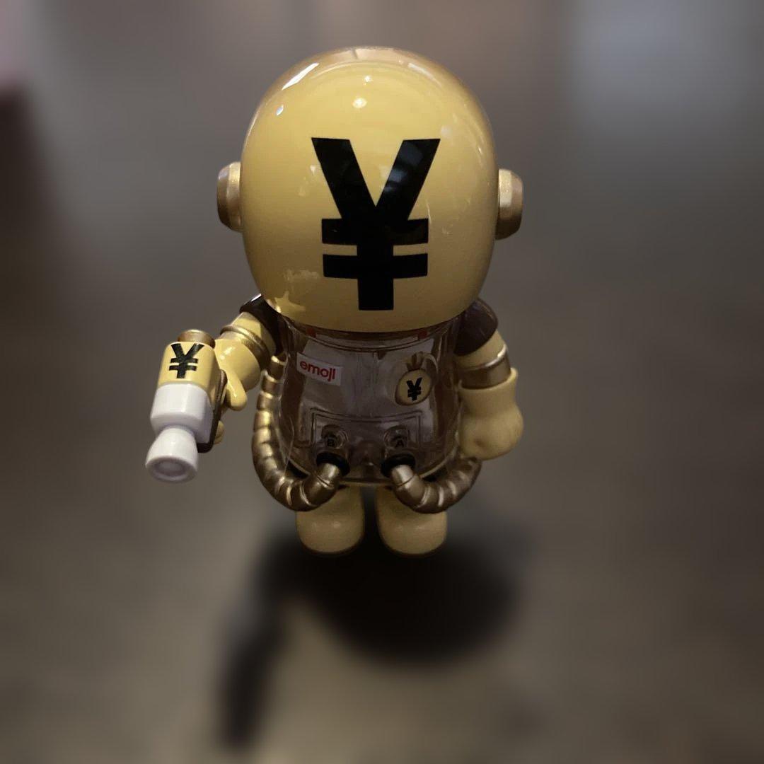 

[USED] Molly Emoji Figure MEGA 100%