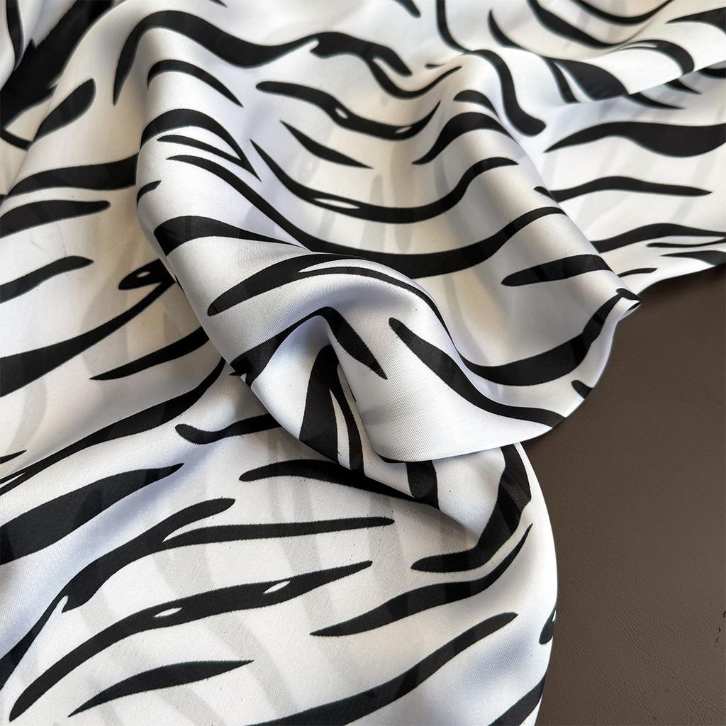 90cm Square Scarf Zebra Stripes Print Silk Scarfs Neck Scarves Headscarf Wraps Shawls Hijabs for Woman Satin Bandana Head Scarf