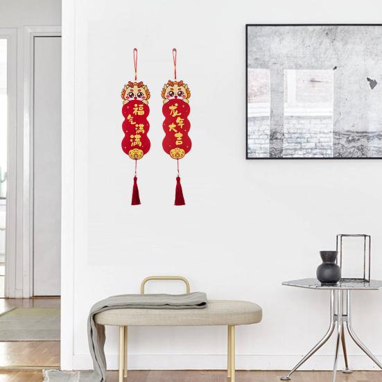 2 adet Bahar Şenliği Asılı Süsleme Çin Tarzı Ejderha ve Nimet Kelimeler Baskılı Desen Uzun Dize Kolye Püskül ile Tatil Partisi Sahne