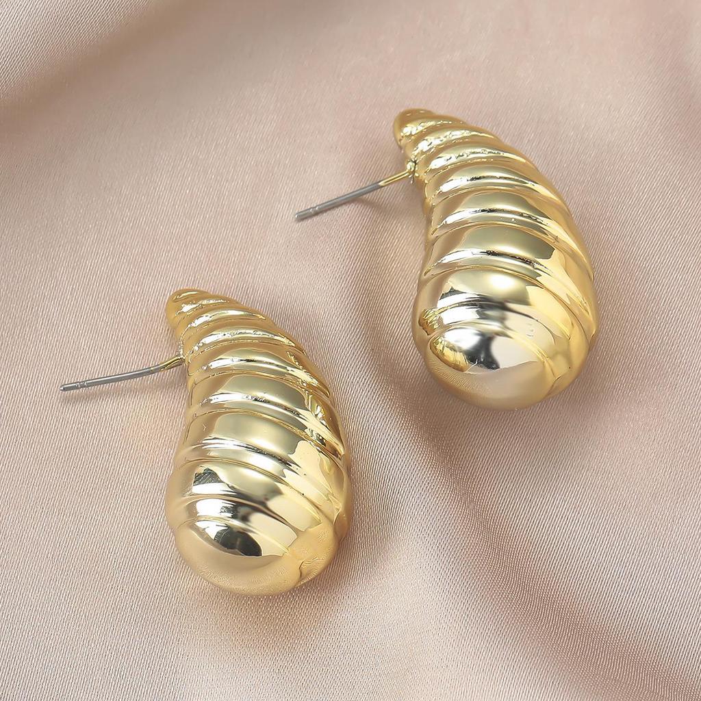 Exaggerated Holiday Fishtail Metal Earrings - Fashionable European & American High-end Style