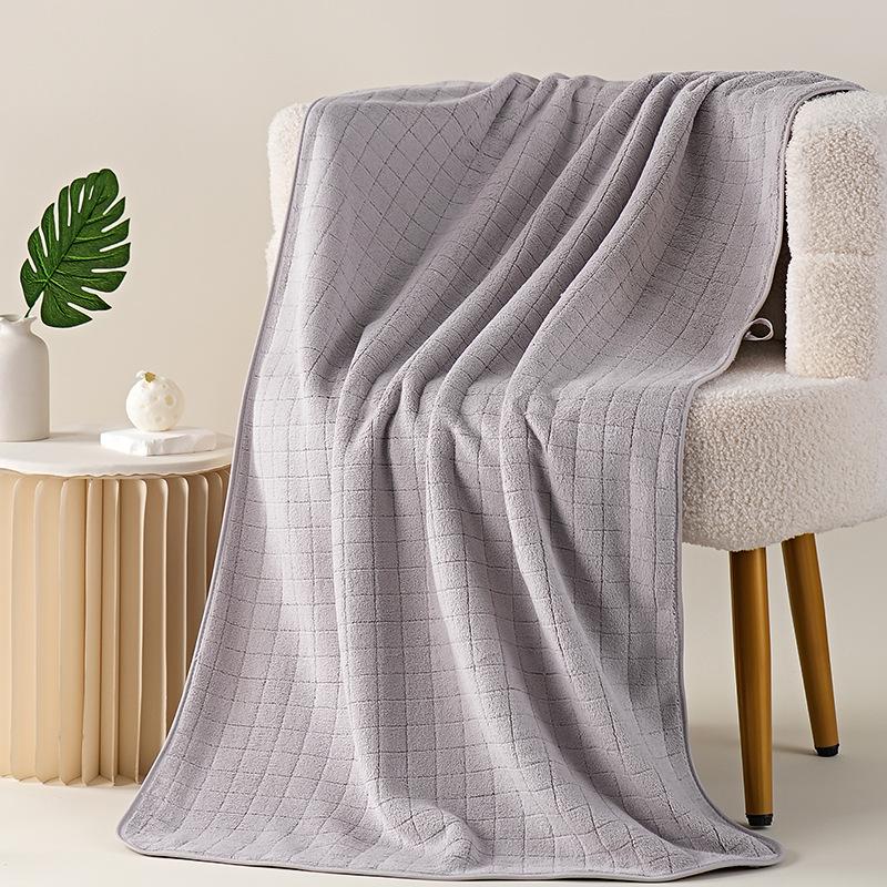 Coral Fleece Bath Towel, Thickened and Enlarged 90 * 170, Covering The Body. Adult Quick Drying and Absorbent Swimming Gift Bath Towel