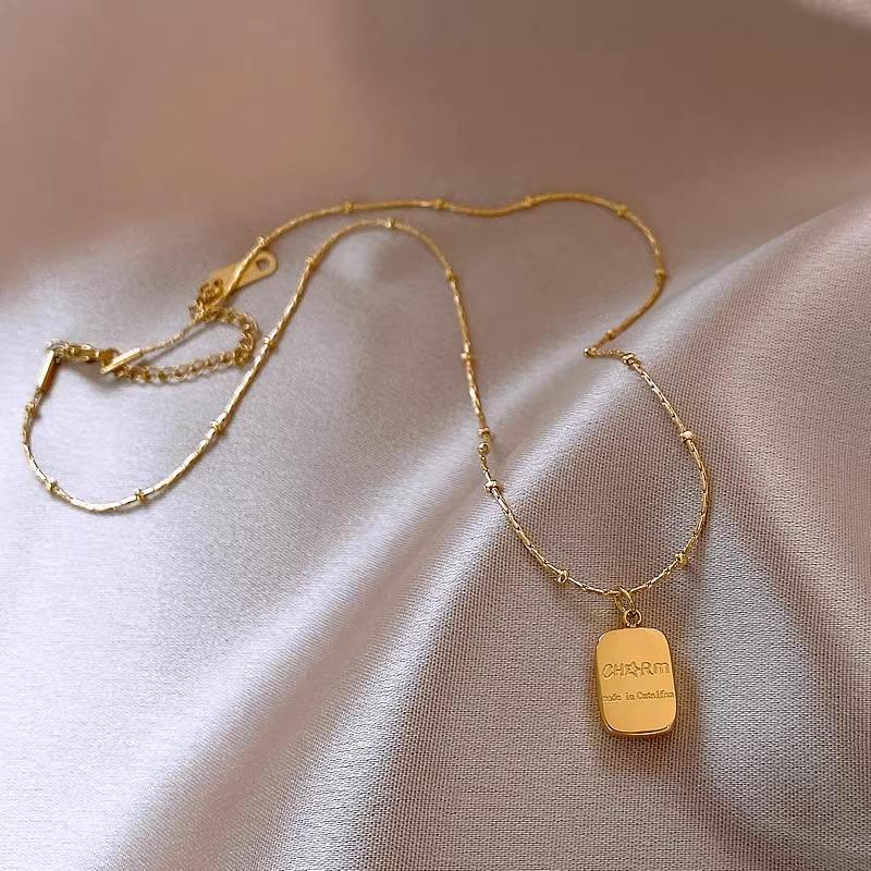 

Titanium Steel Letter Square Brand Geometric Necklace Femininity Niche Fashion Collarbone Chain Personalized Design Sense Item Jewelry