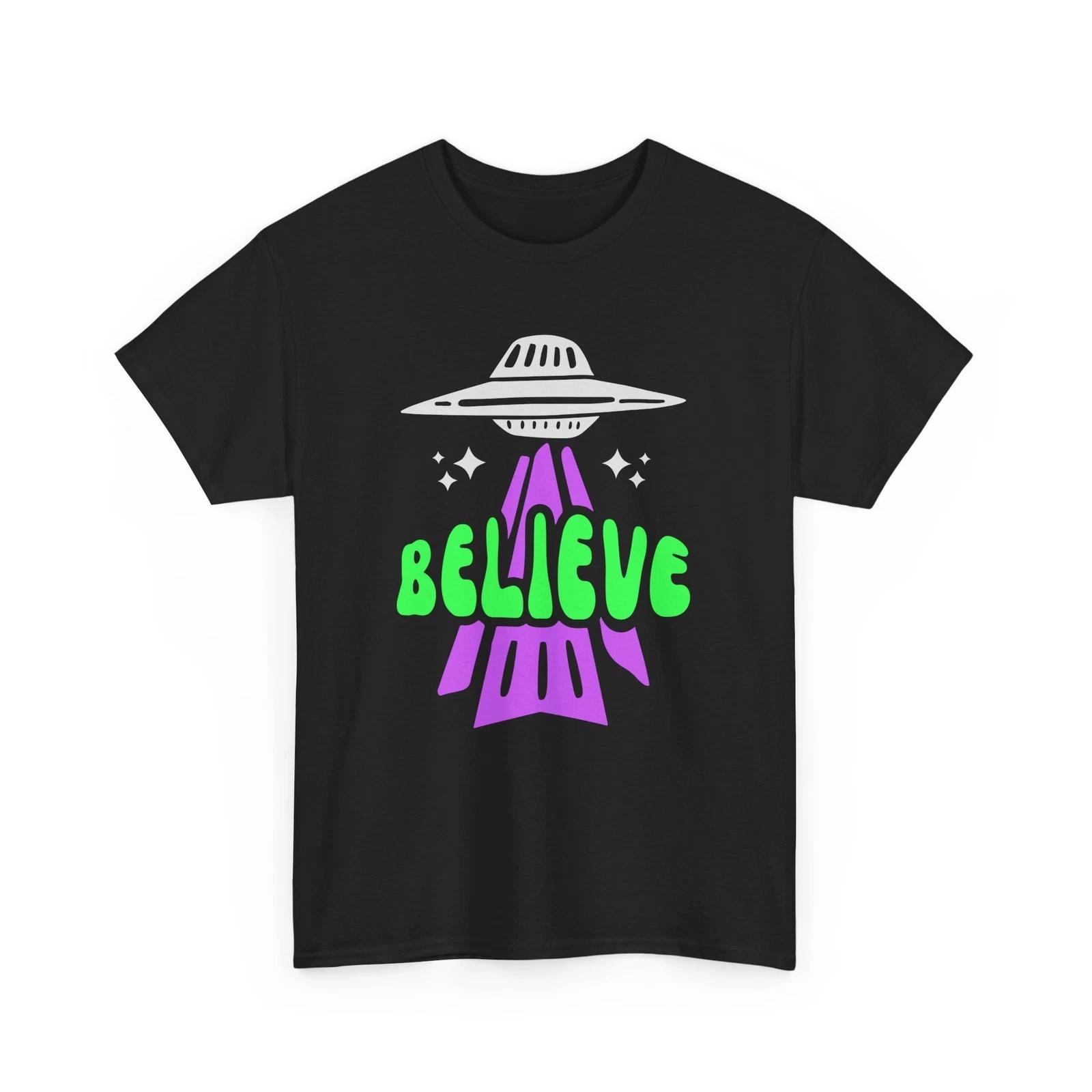 Alien T-Shirt | UFO Graphic Tee | Cool Extraterrestrial Space Shirt M