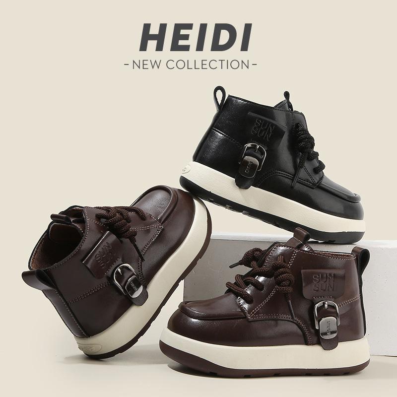 Dziecięce buty Martin 2025 wiosna i jesień nowe chłopięce krótkie buty brytyjska moda dziewczęce skórzane buty miękka podeszwa buty dla niemowląt lista