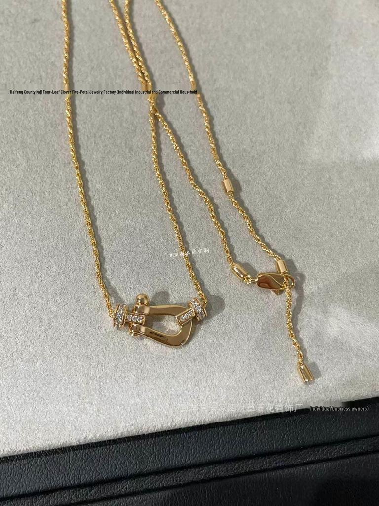 18K Rose Gold Horsebit Necklace with Diamond Inlay for Women