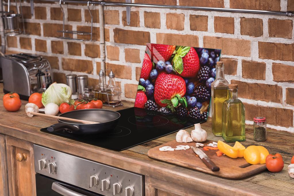 GLAS SKÄRBRÄDA 30x22 JORDGUBBAR