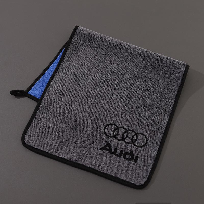 Толстое впитывающее полотенце с логотипом для салона автомобиля