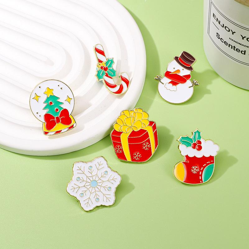 Original Christmas Brooch Christmas Tree Snowman Christmas Socks Christmas Gift Bag Clothes Decoration Oil Drop Brooch