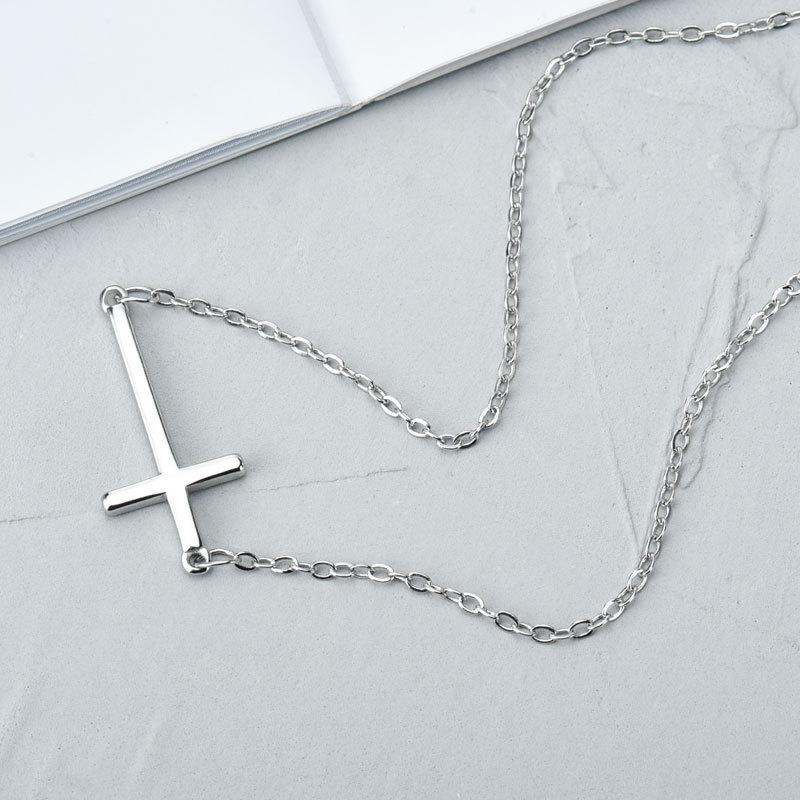 Fashionable Short Cross Choker Necklace Versatile Elegant Collarbone Chain Jewelry For Women Daily Wear