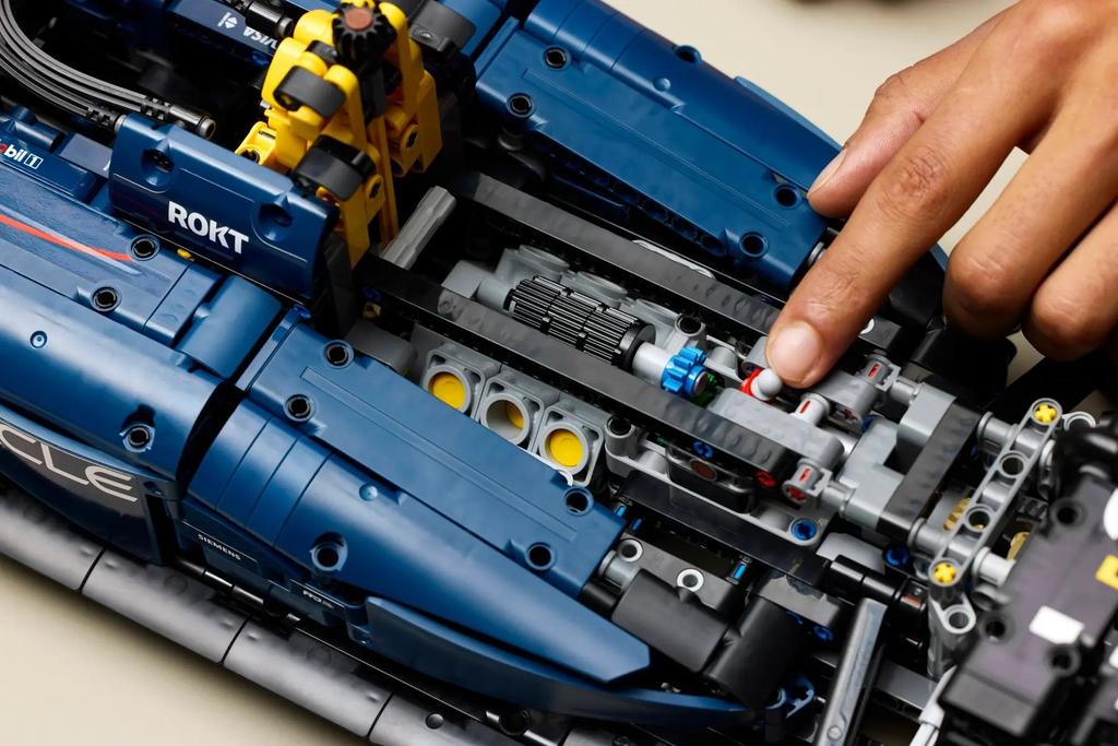 LEGO Technic 42206 - Oracle Red Bull Racing RB20 F1 car
