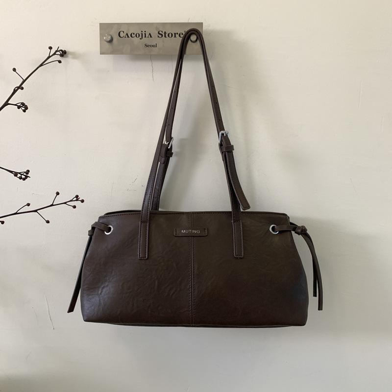 Einfacher Pendelverkehr Herbst und Winter neue Damenmode mit großer Kapazität Retro Unterarm-Schultertasche große Tasche