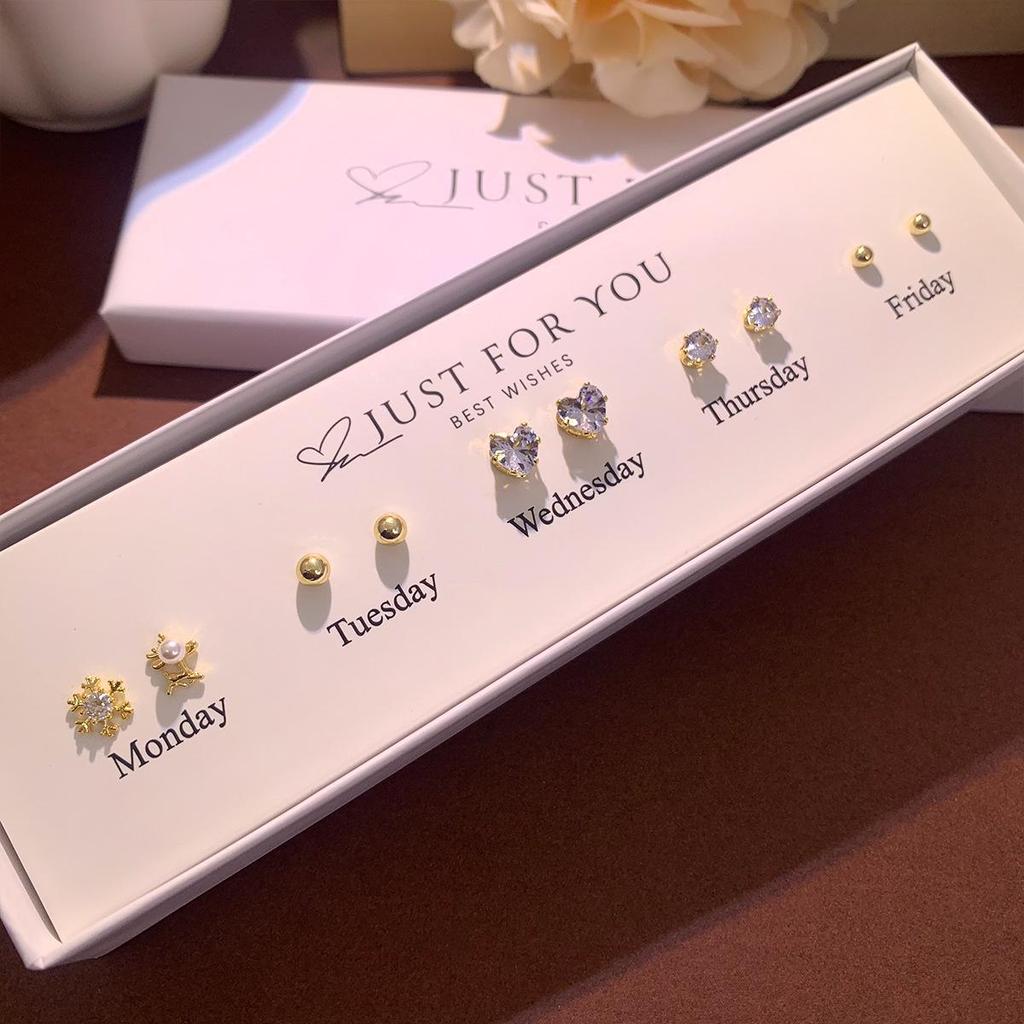 Heart-Shaped Flower & Butterfly Stud Earrings Ear Cuff - Cute Women's Jewelry