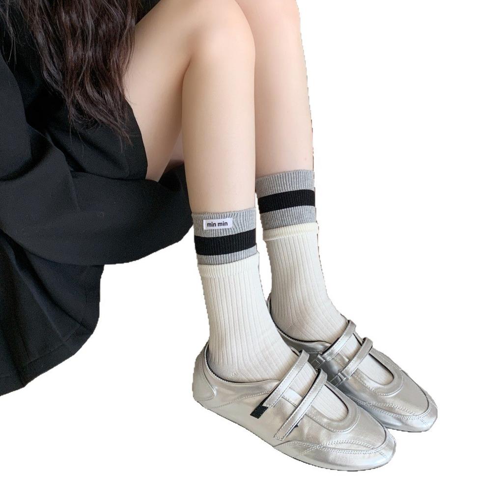 Autunno E Inverno Montagne Di Calzini Personalità Femminile Blocchi Di Colore Calzini A Mezza Gamba Strisciati Tessuto Antivento Standard Calzini Alla Moda Serie Miu Stile College
