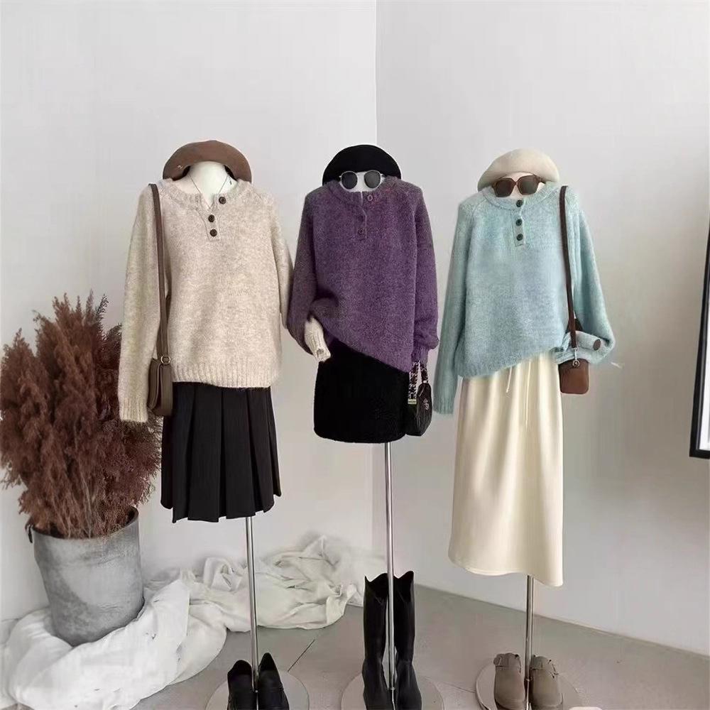 Sweter damski z miękkiej dzianiny koreańskiej z okrągłym dekoltem i częściowym rozpięciem - Przytulny styl jesienno-zimowy