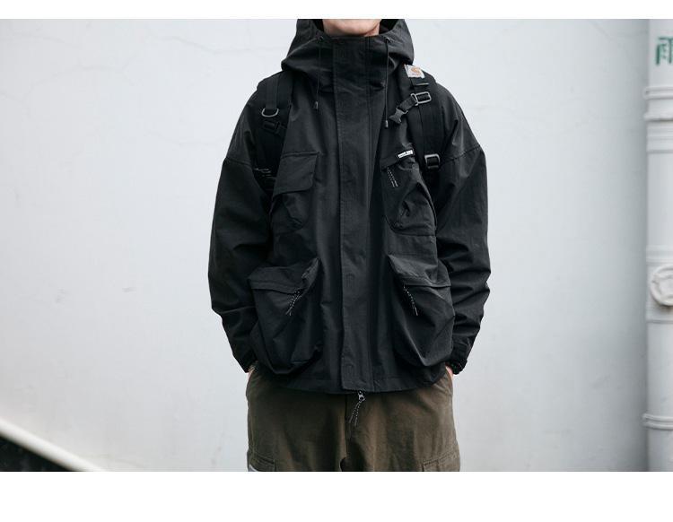 Modische, winddichte Herrenjacke mit Kapuze: Lockere 3D-Taschen-Freizeitkleidung für Frühling/Herbst