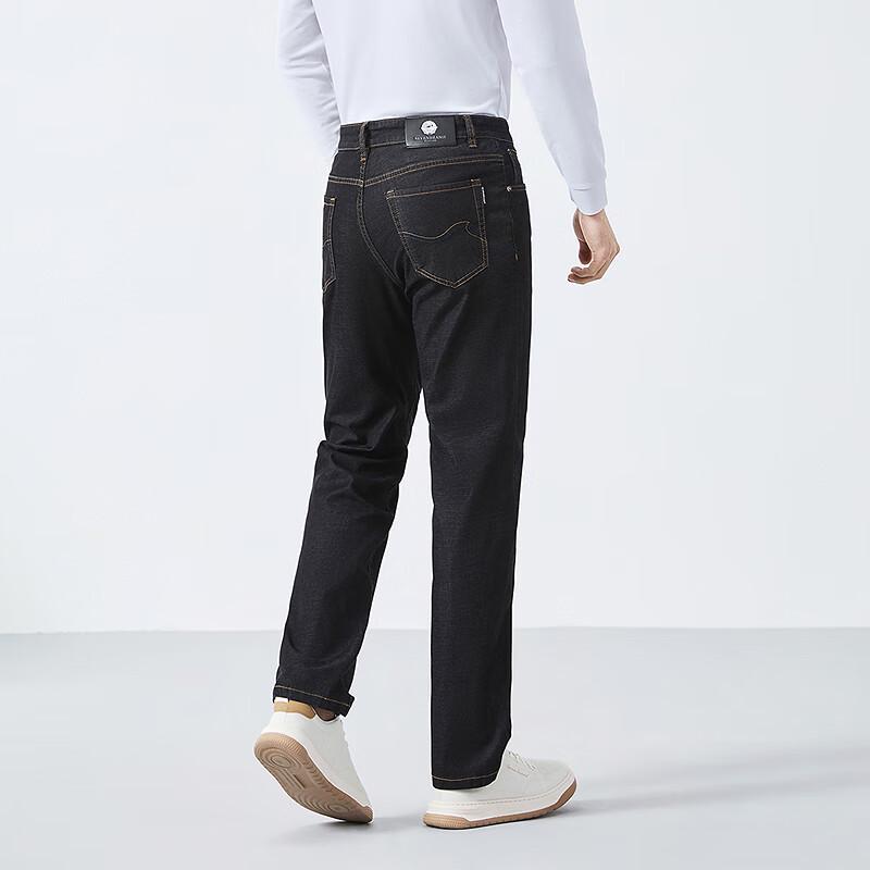 

Мужские джинсы прямого кроя из лиоцелла 34