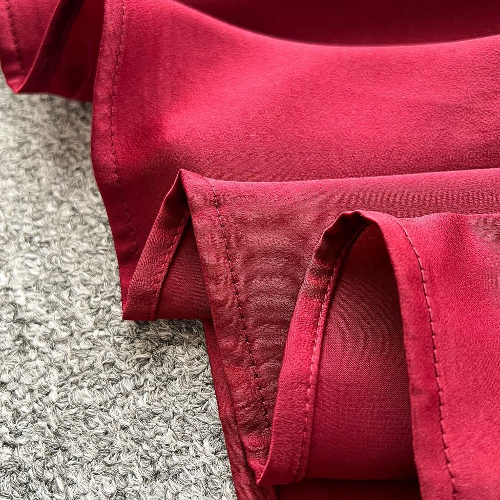 Temperamentsfullt todelt sett for kvinner, nisje lat yttertøy med tynn, løstsittende langermet solskjortejakke + selerkjole