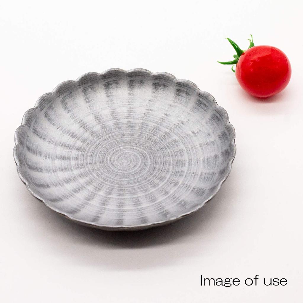 24to3 Nishitomi Ceramics Hasami Ware Chrysanthemum-Shaped Small Plate, Approx. 11cm, Silver-Wrapped, Made in Japan, 477383
