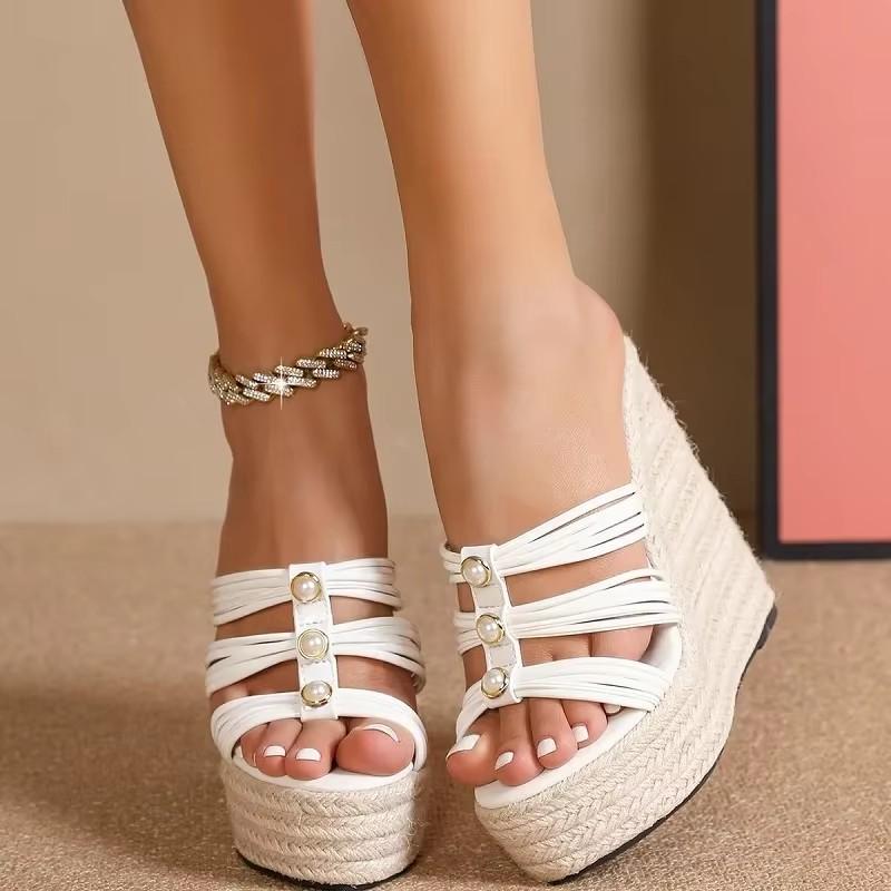 Mode Eilyken Neue Mode Perle Offene Zehenpartie Plateau Keilabsatz Pantoletten Damen Hohe Qualität Gras Rattan Weben Kleid Slide Sommerschuhe