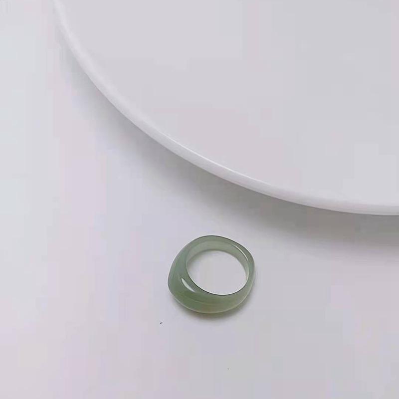 Sada prstenů z pryskyřice a acetátu v mixu barev, kulatý a čtvercový, pro ženy