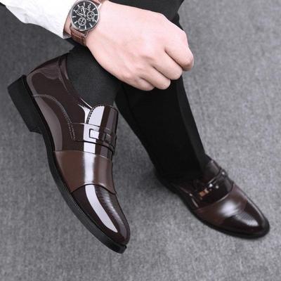 Męskie lakierowane skórzane buty wizytowe casualowe formalne wersja koreańska szpiczaste męskie buty skórzane