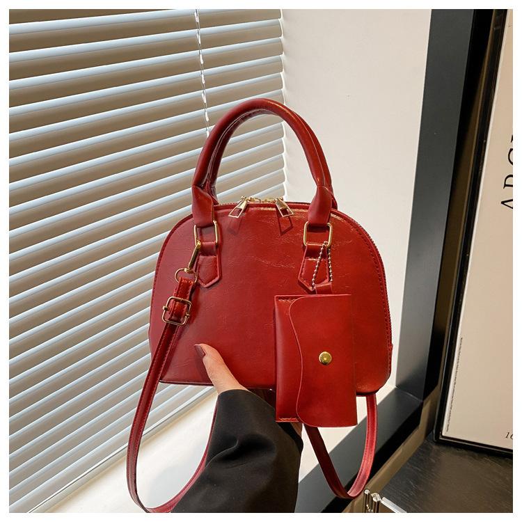 Fashion Retro Versatile Shell Bag 2025 New Bags Summer Trend Versatile Shoulder Bag Simple Messenger Women's Bag Bag